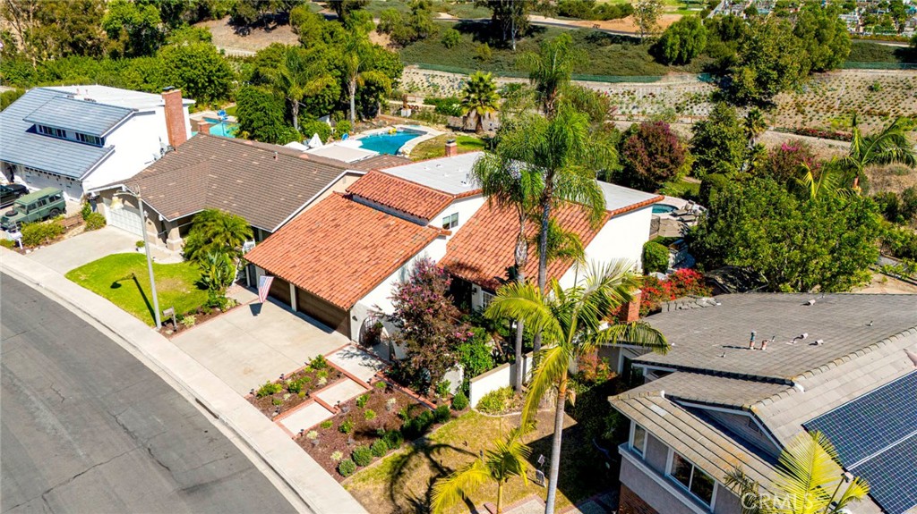 24256 Via Santa Clara