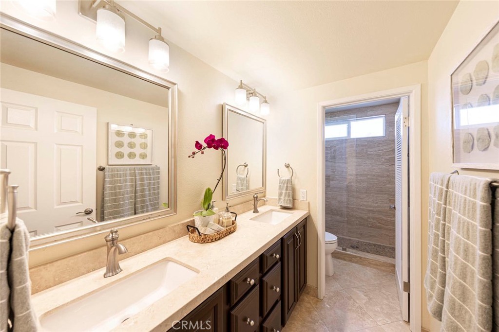 24256 Via Santa Clara