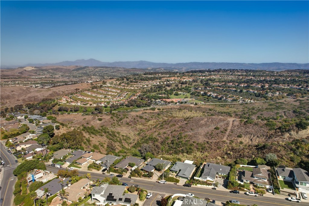 113 Avenida Salvador