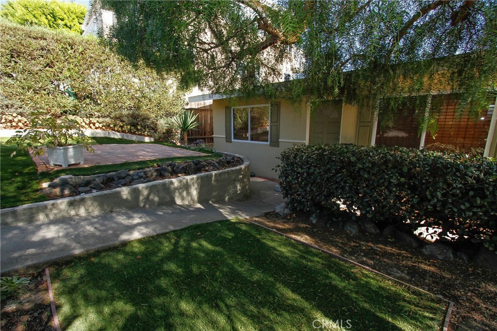 221 Grandview Street