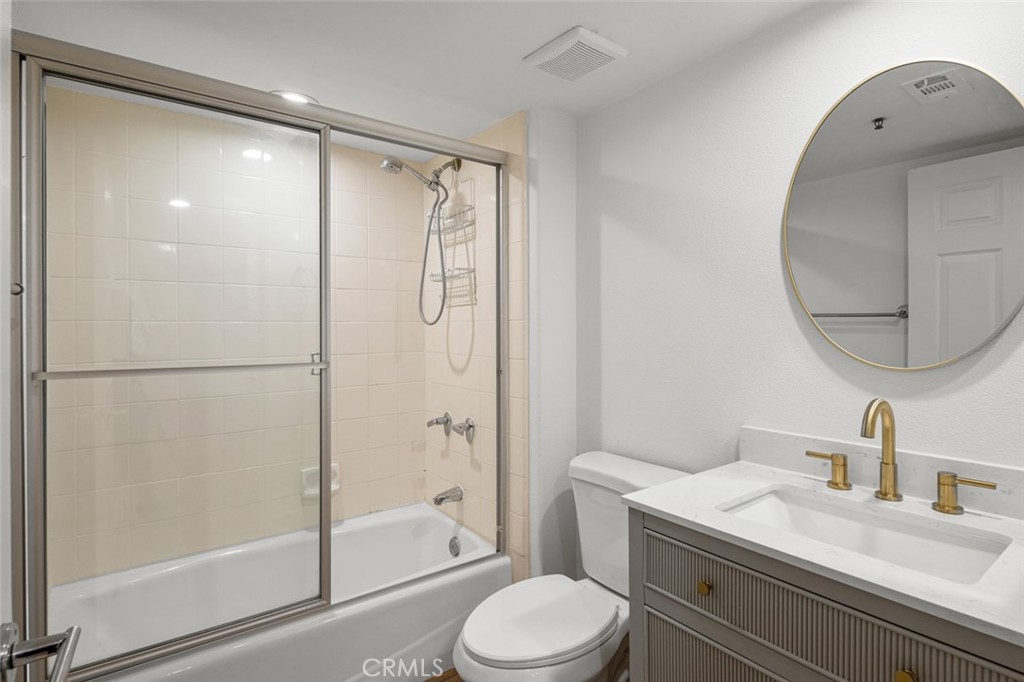 200 Pacific Coast Highway 226