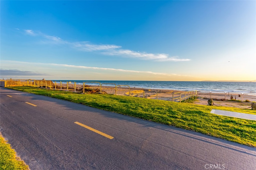 200 Pacific Coast Highway 226