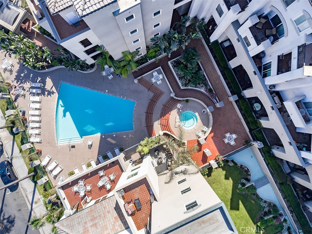 200 Pacific Coast Highway 226