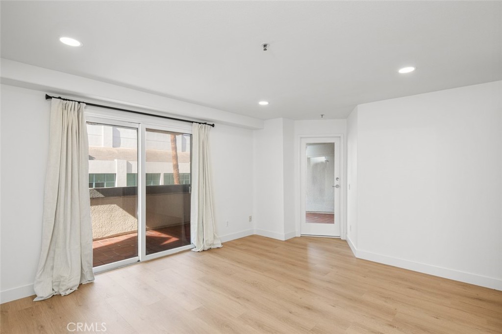 200 Pacific Coast Highway 226