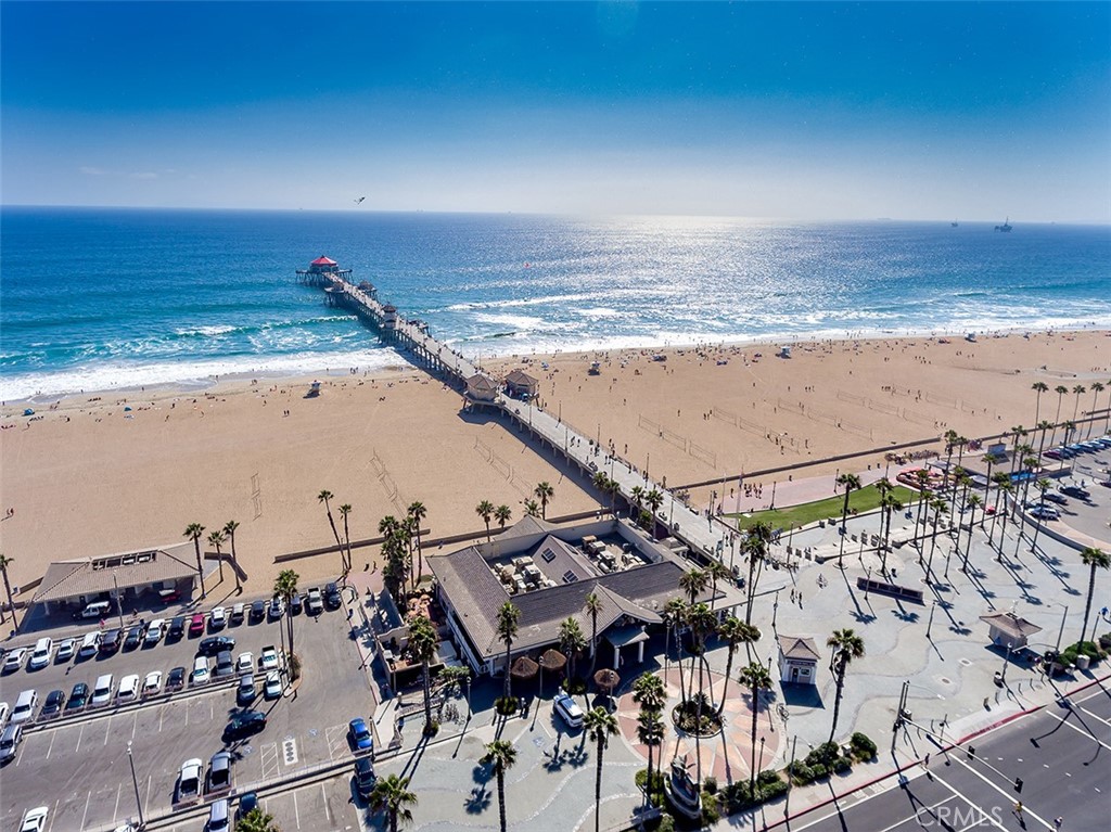 200 Pacific Coast Highway 226