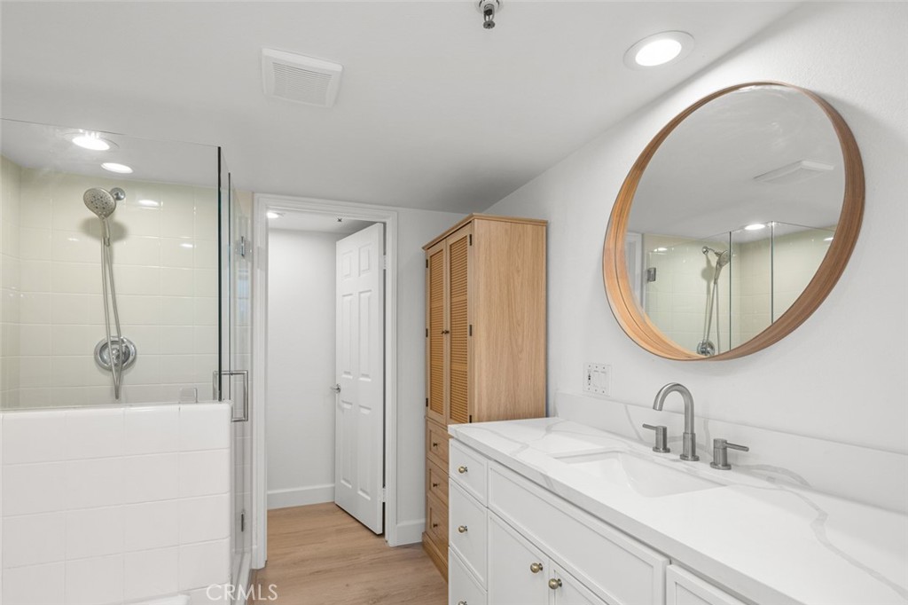 200 Pacific Coast Highway 226