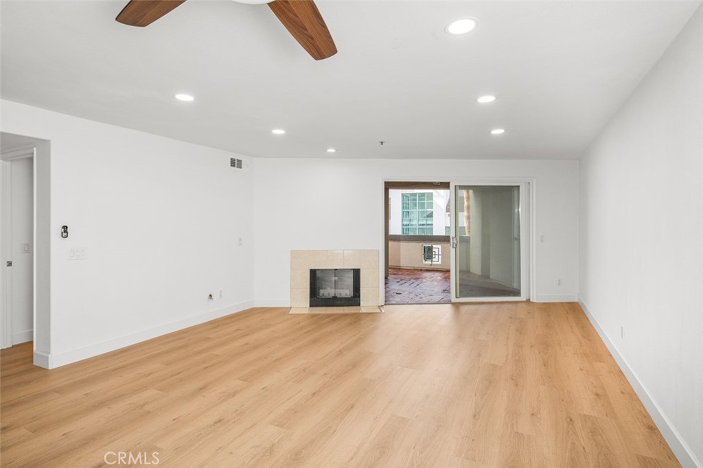 200 Pacific Coast Highway 226