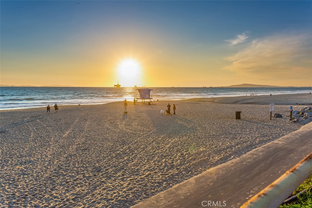 200 Pacific Coast Highway 226