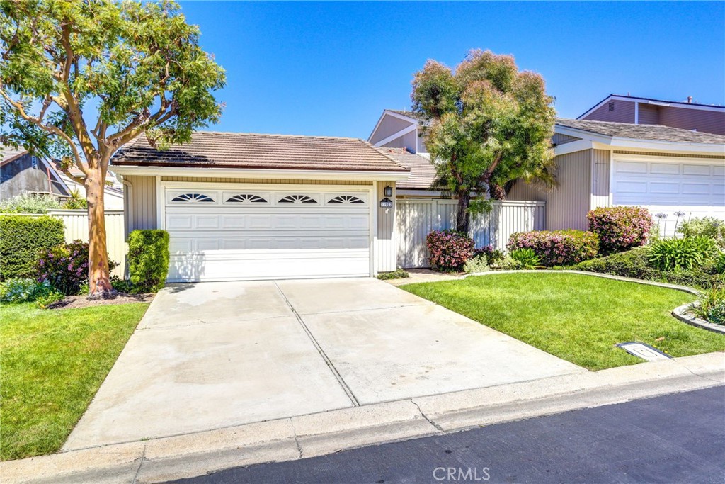 33902 N Manta Court