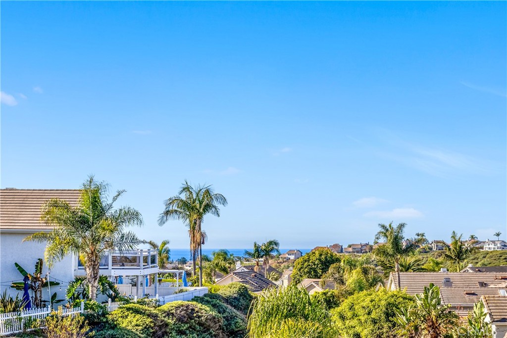 2425 Avenida Mastil 86