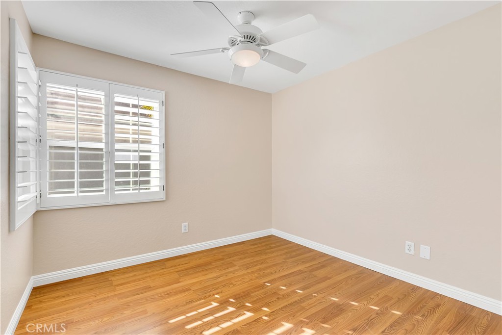 2425 Avenida Mastil 86