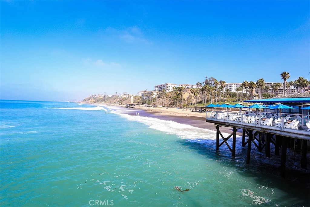 2425 Avenida Mastil 86