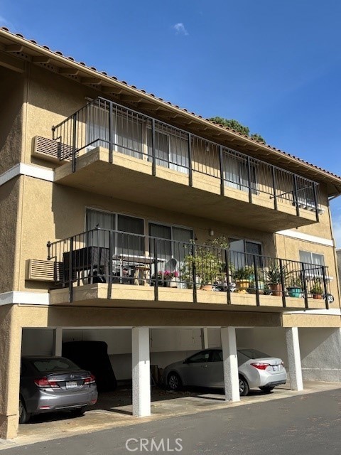 2193 Via Mariposa E N