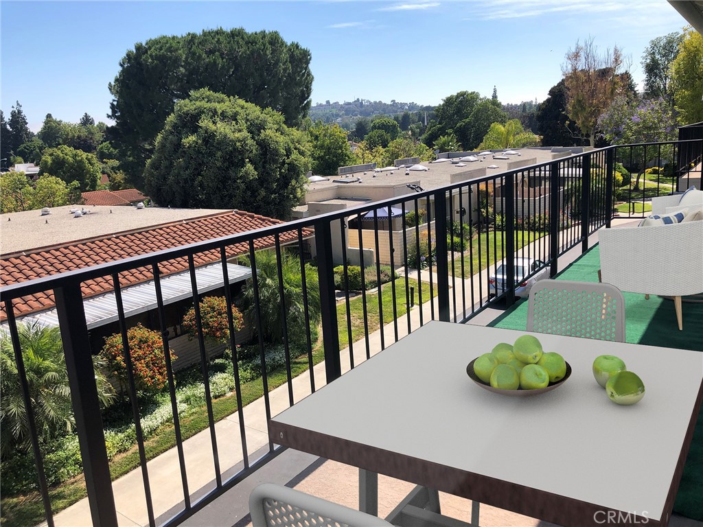 2193 Via Mariposa E N