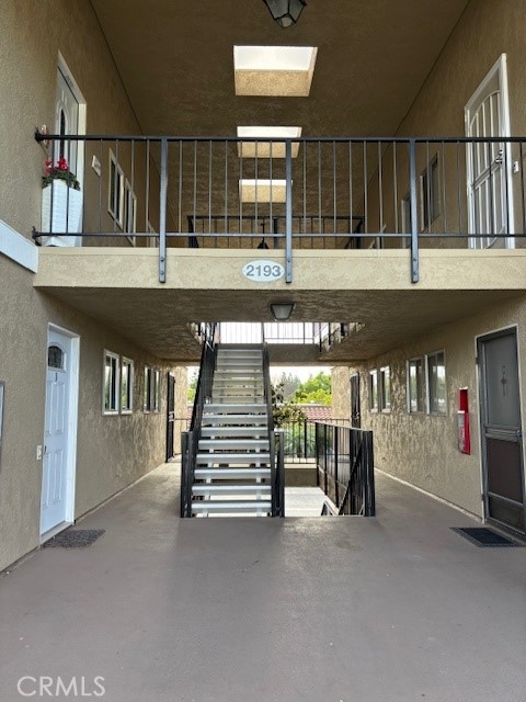 2193 Via Mariposa E N