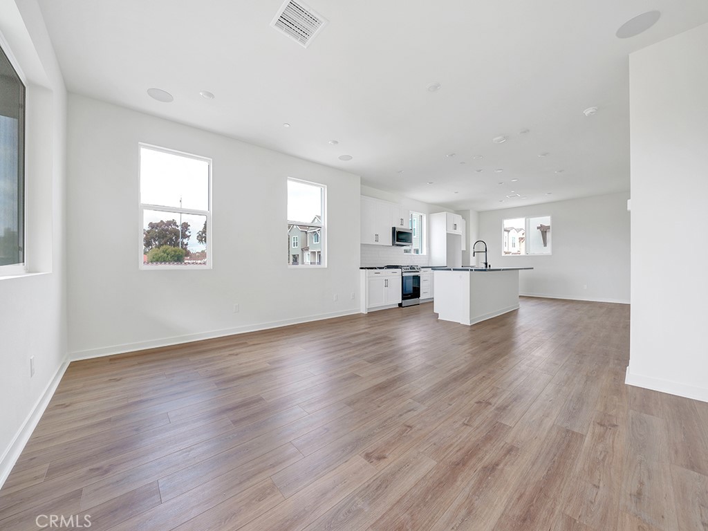 32071 Paseo Vibrante