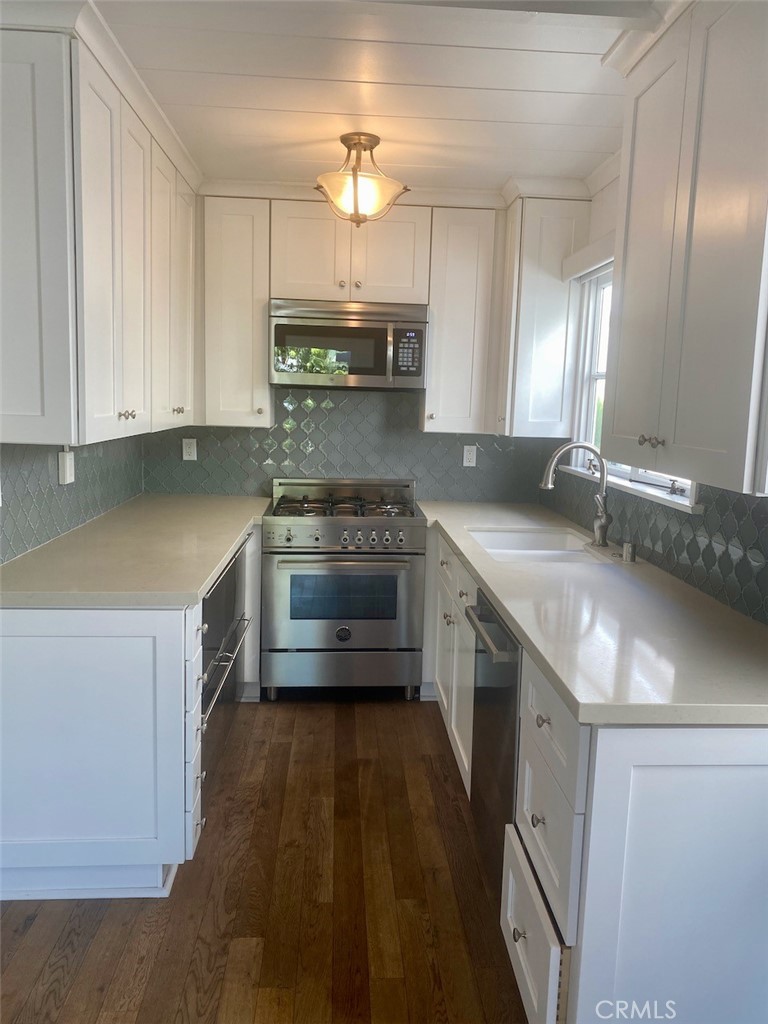 1451 Glenneyre Street