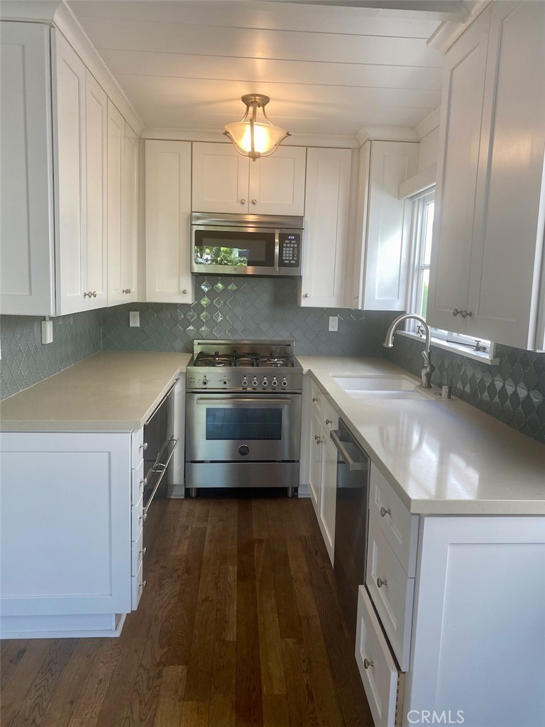 1451 Glenneyre Street