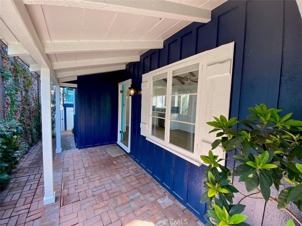 1451 Glenneyre Street