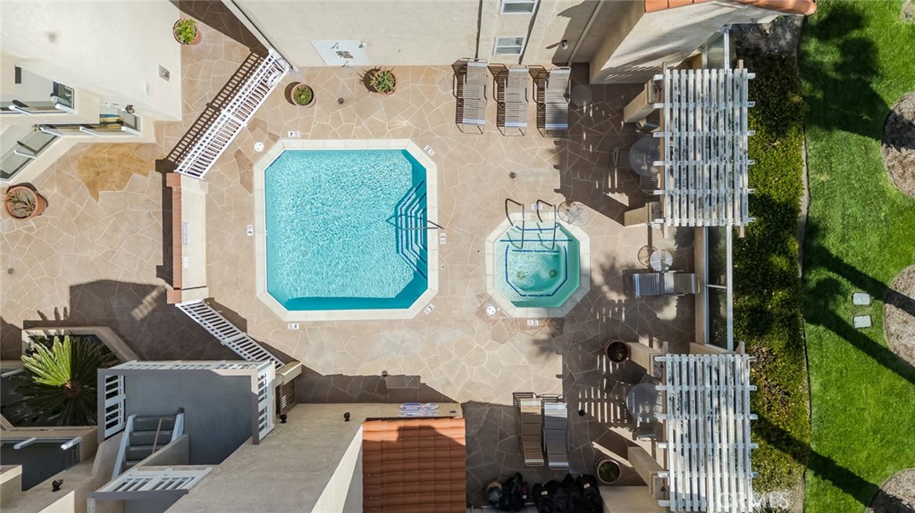 2000 Pacific Coast Highway