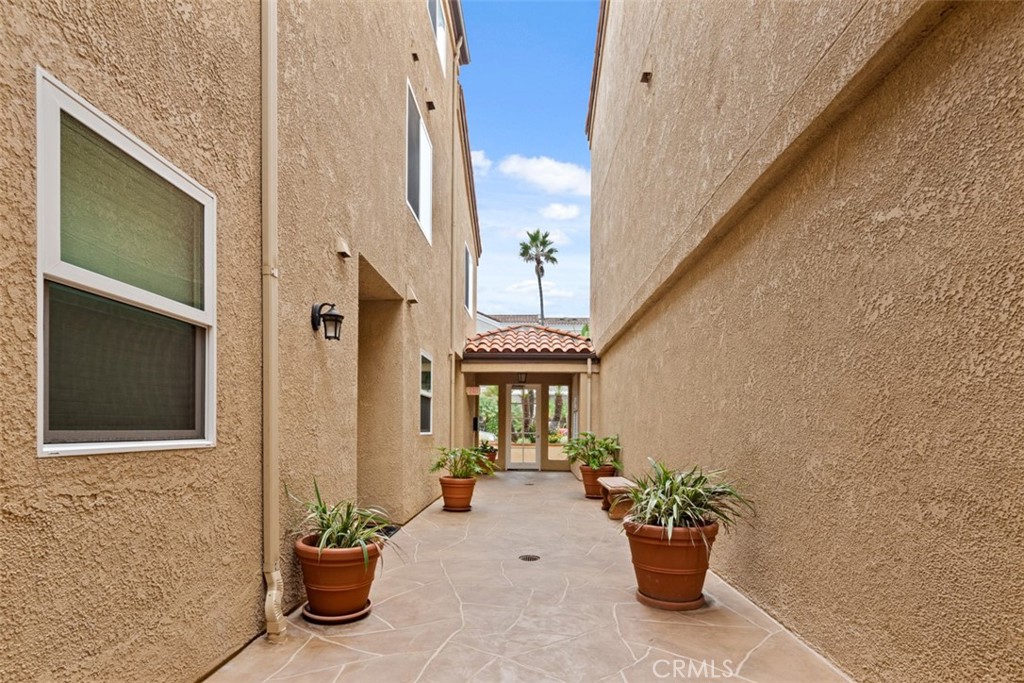 2000 Pacific Coast Highway