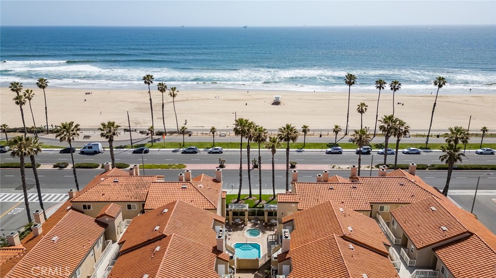 2000 Pacific Coast Highway