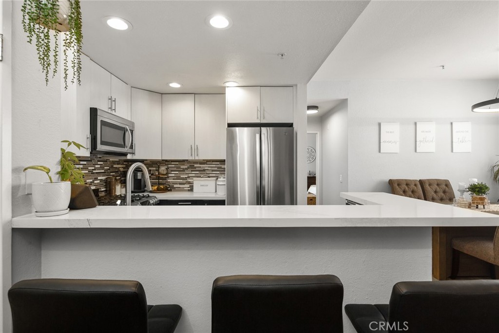 2000 Pacific Coast Highway