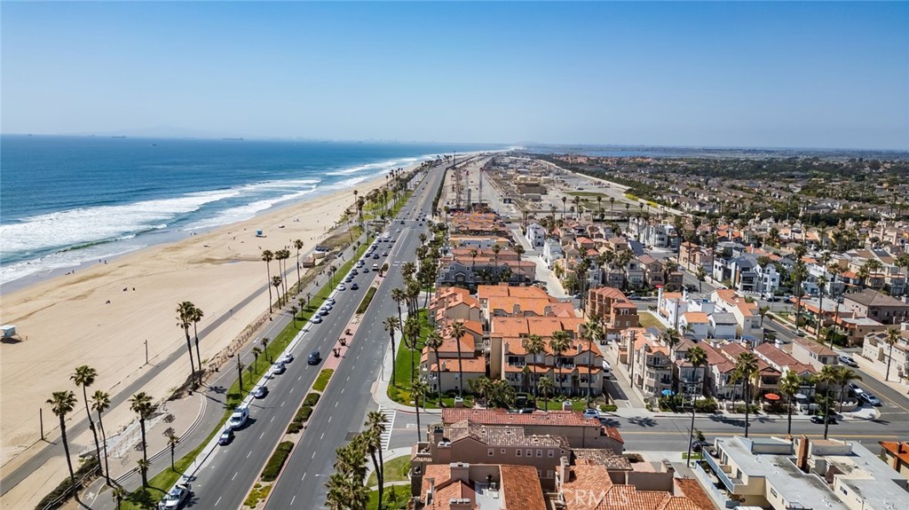 2000 Pacific Coast Highway