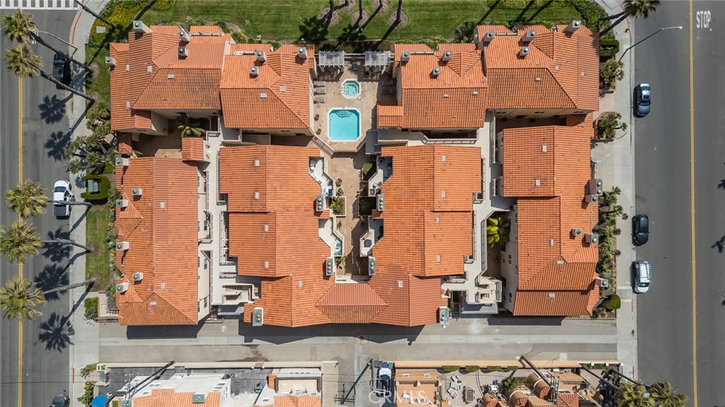 2000 Pacific Coast Highway