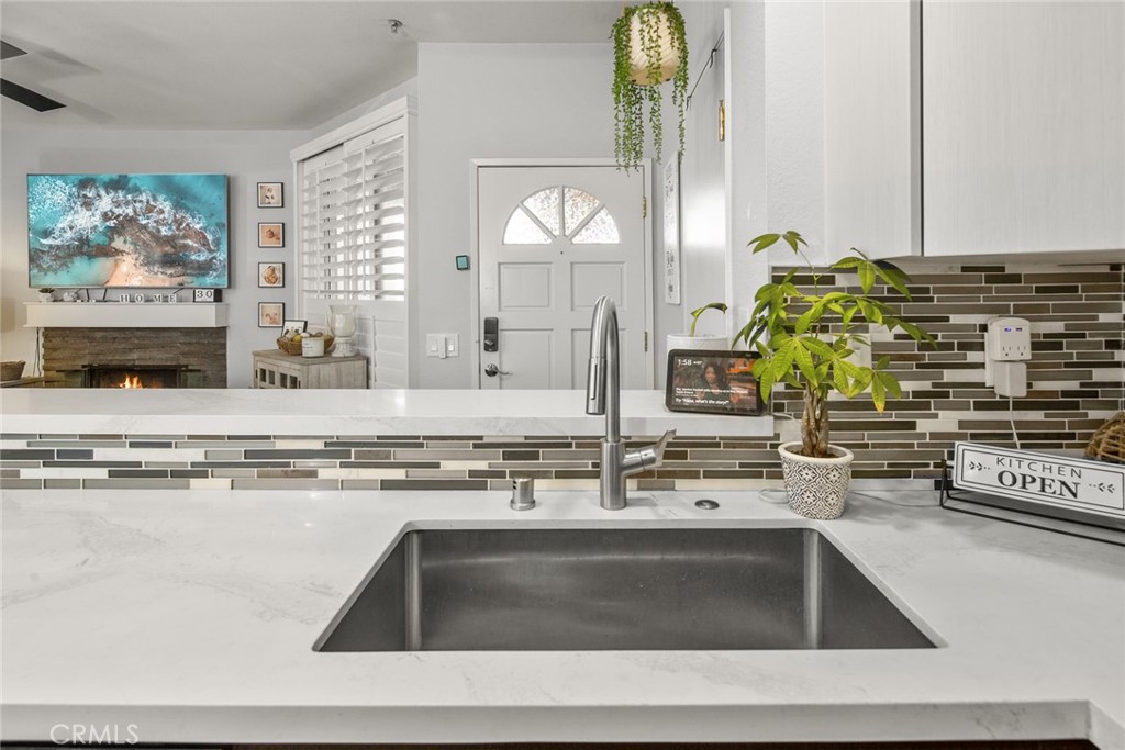 2000 Pacific Coast Highway