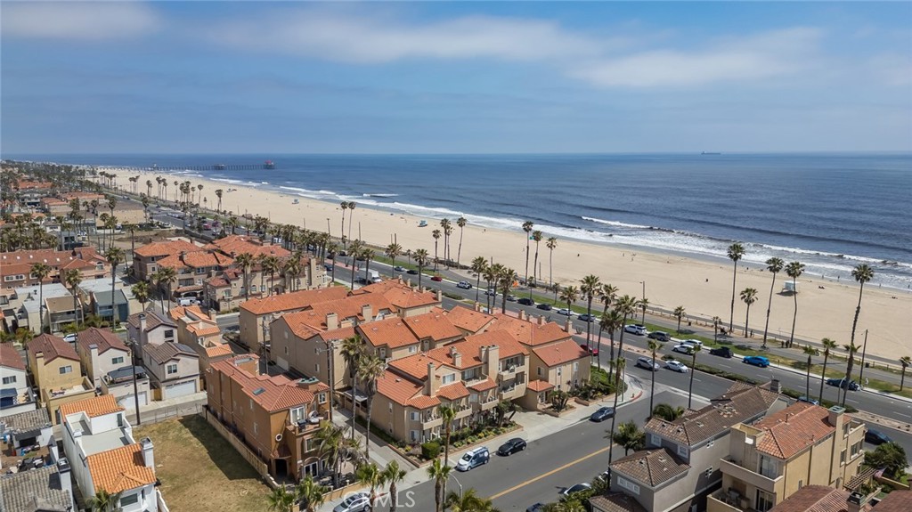 2000 Pacific Coast Highway