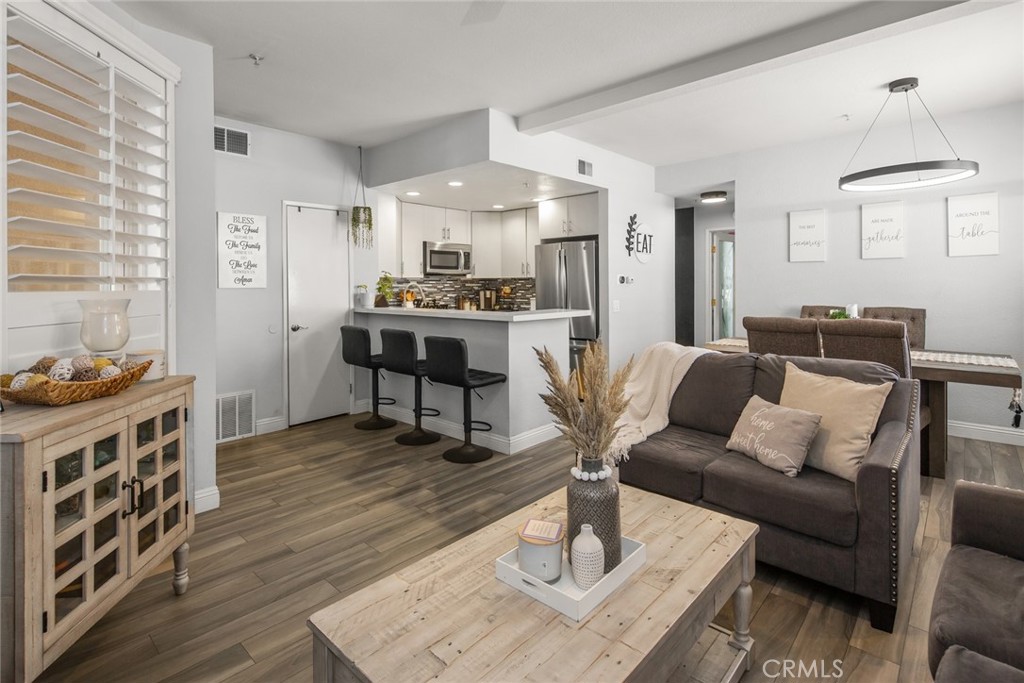 2000 Pacific Coast Highway