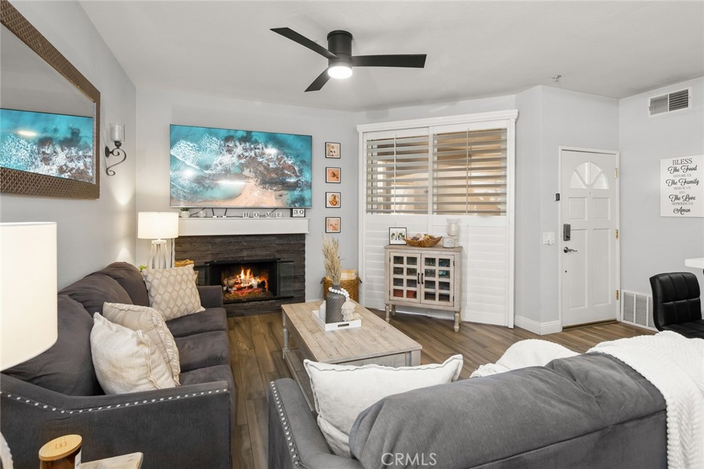 2000 Pacific Coast Highway