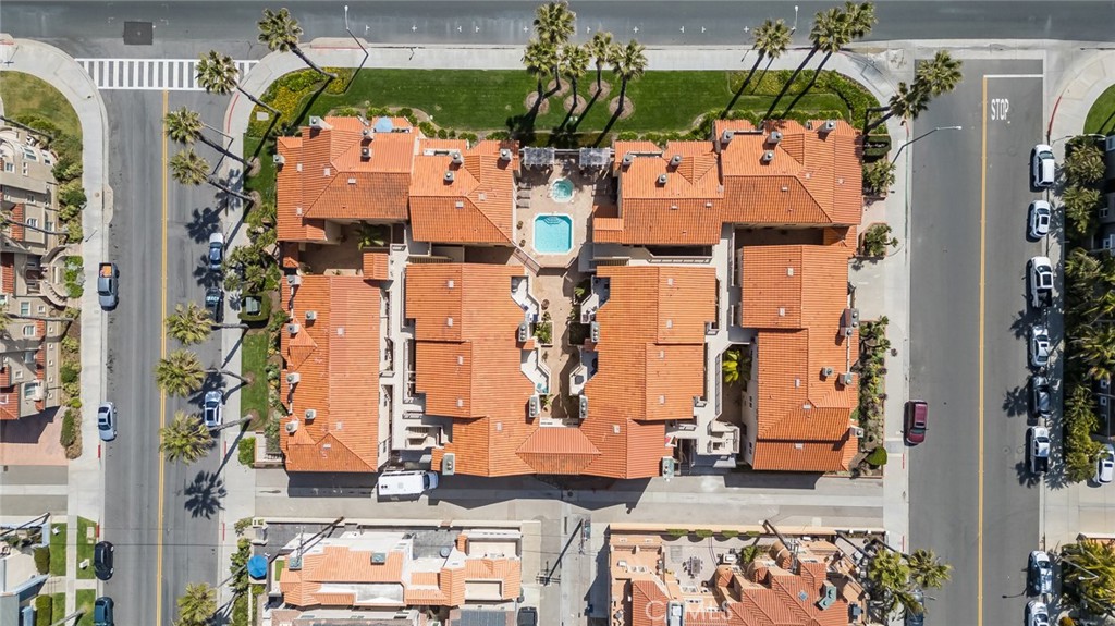 2000 Pacific Coast Highway