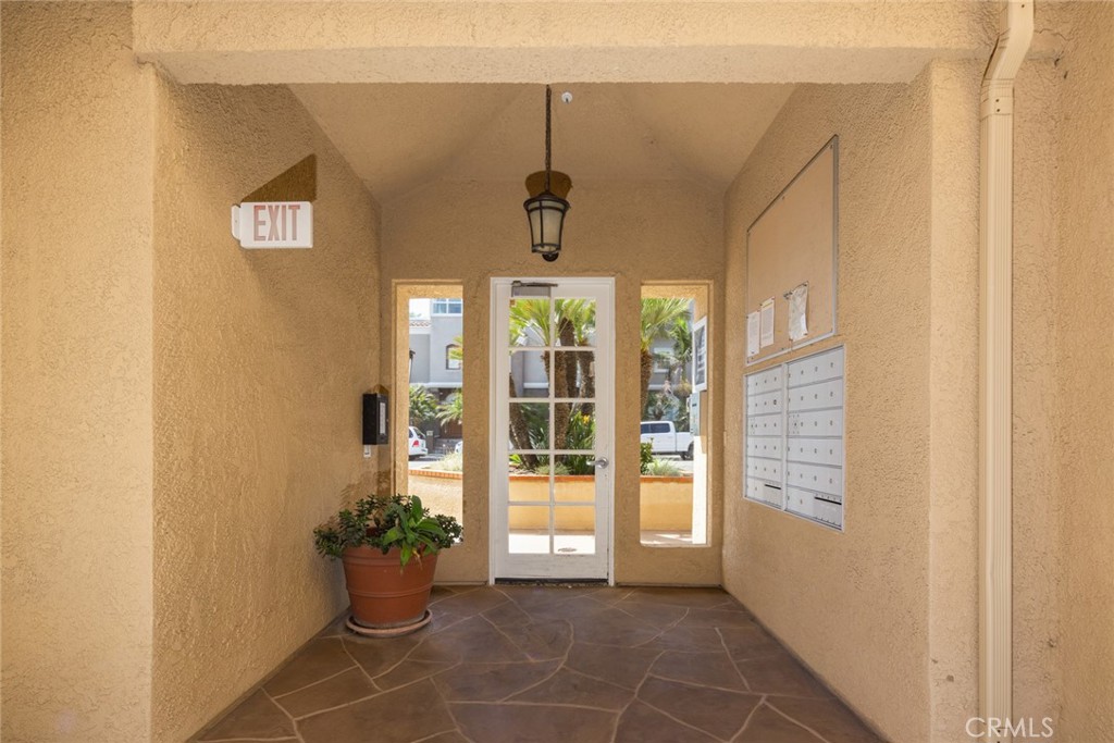 2000 Pacific Coast Highway