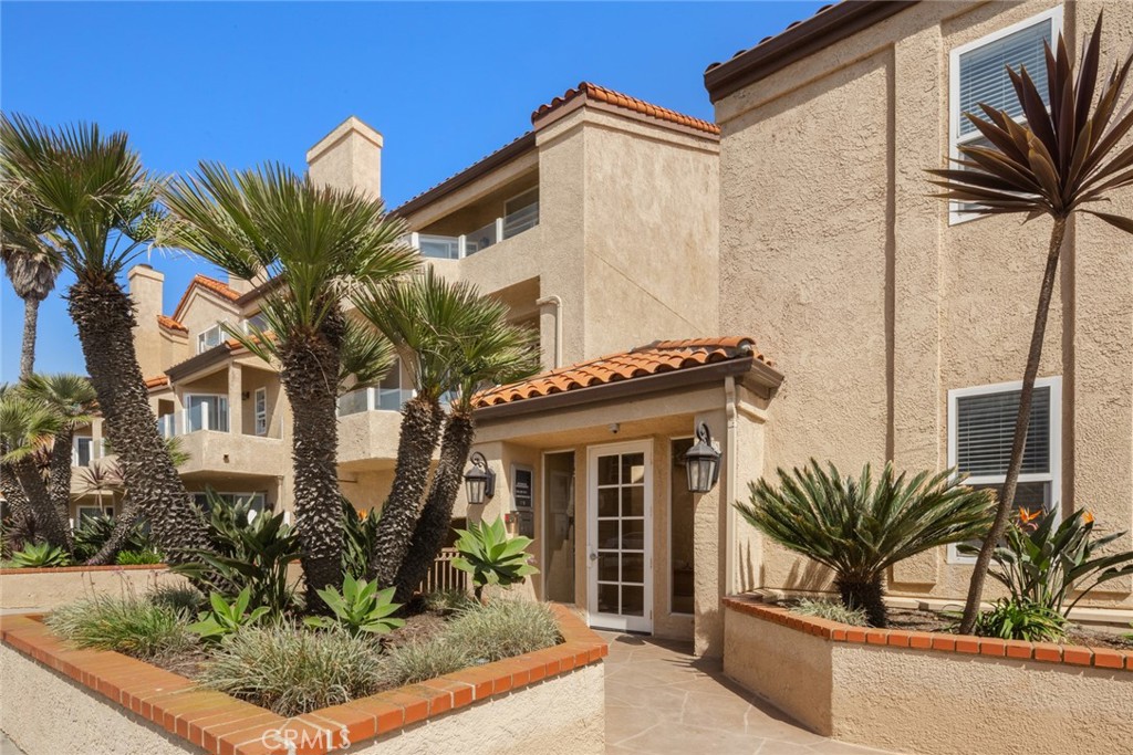 2000 Pacific Coast Highway