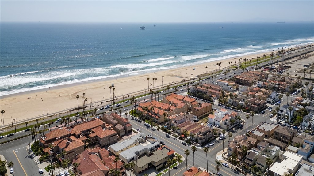 2000 Pacific Coast Highway