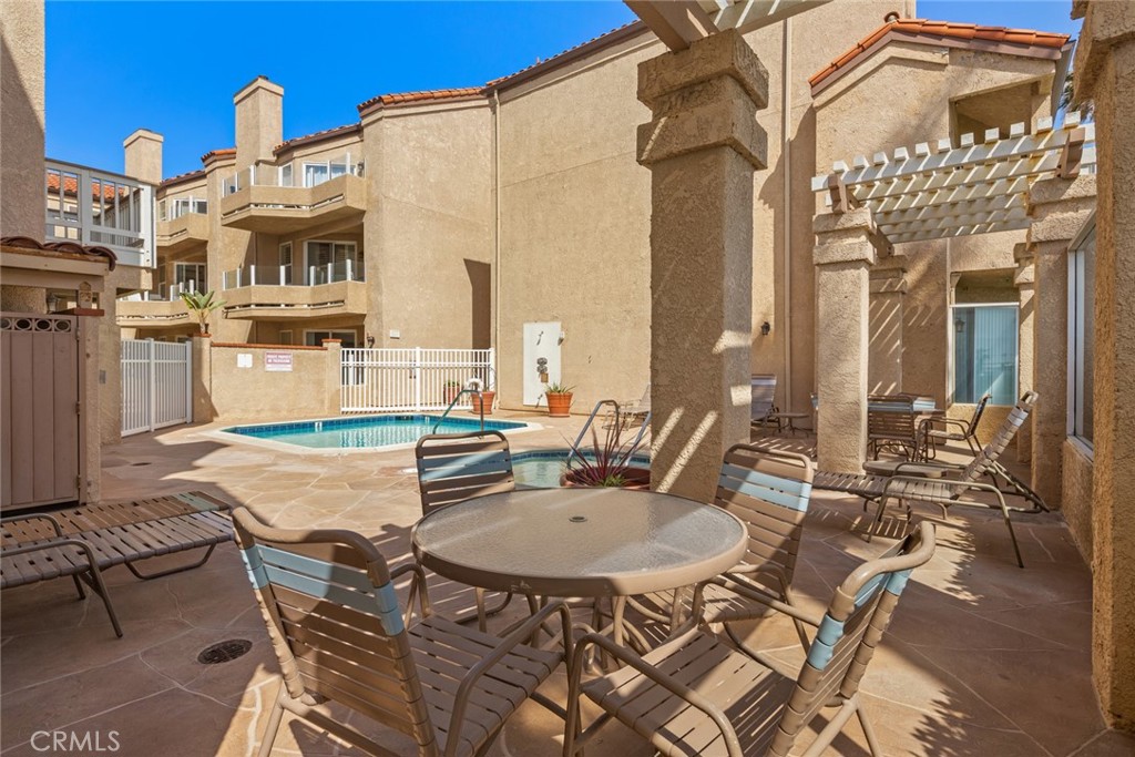 2000 Pacific Coast Highway