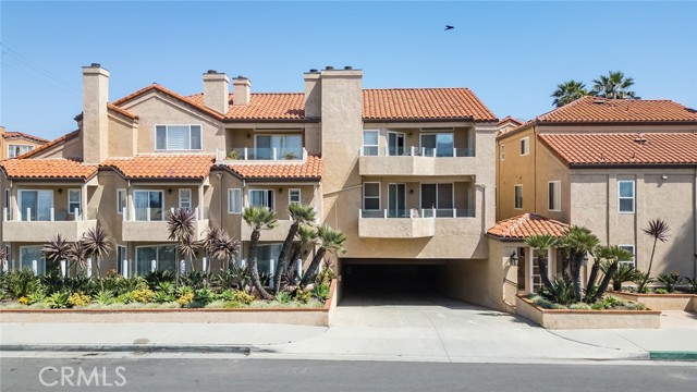 2000 Pacific Coast HWY Unit: 203
