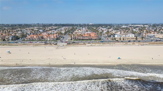 2000 Pacific Coast HWY Unit: 203