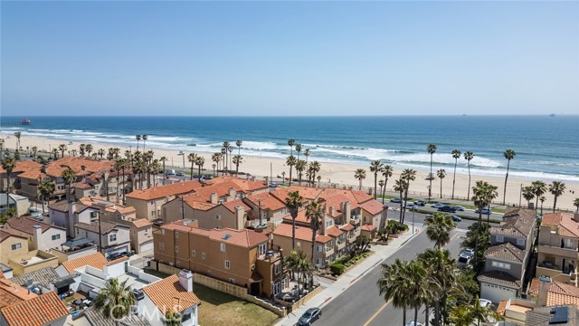 2000 Pacific Coast HWY Unit: 203