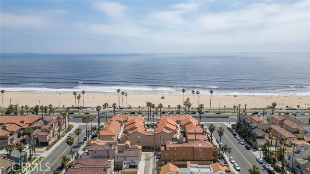2000 Pacific Coast HWY Unit: 203
