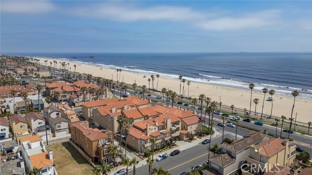2000 Pacific Coast HWY Unit: 203