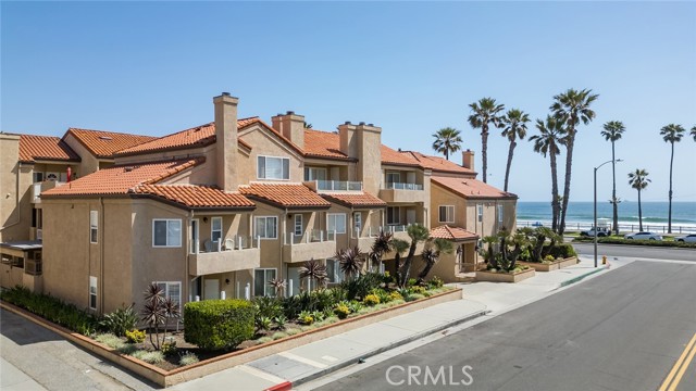 2000 Pacific Coast HWY Unit: 203