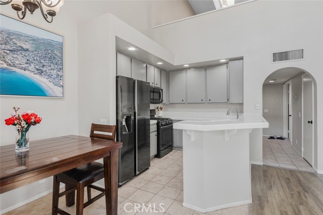 26512 Las Palmas Unit: 8