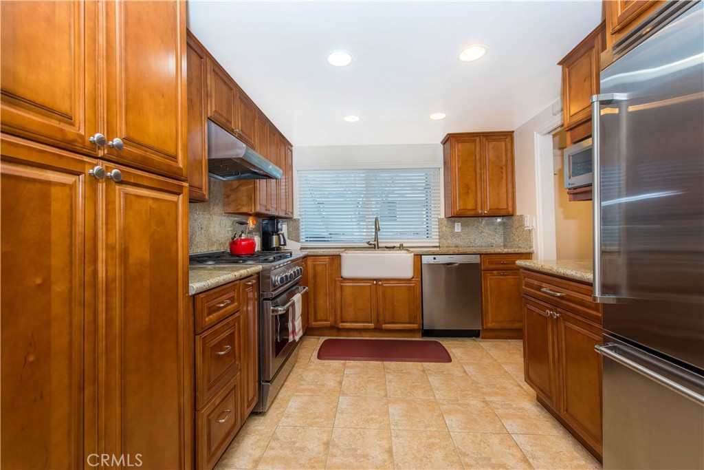 111 Columbia Street 250