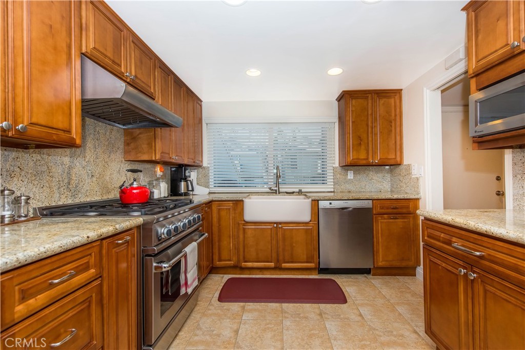 111 Columbia Street 250