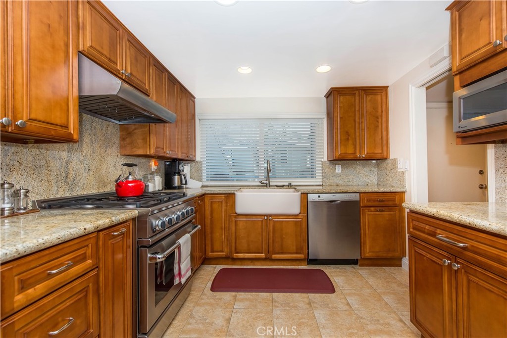 111 Columbia Street 250