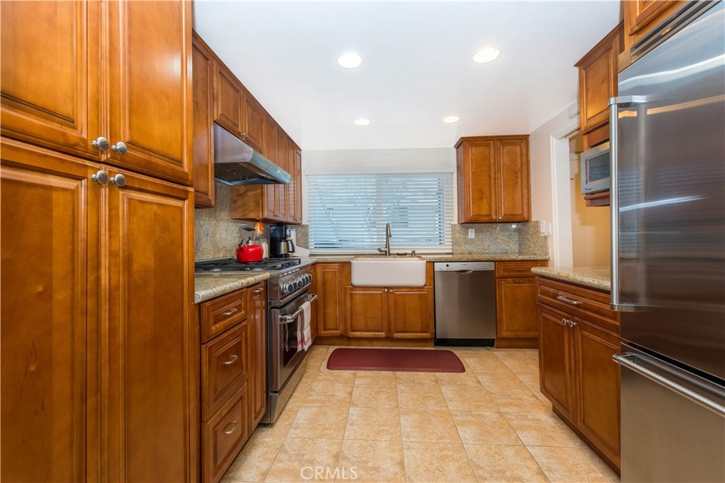 111 Columbia Street 250