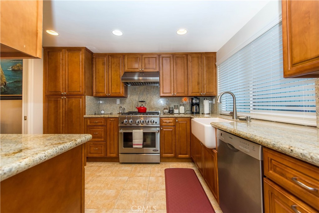 111 Columbia Street 250